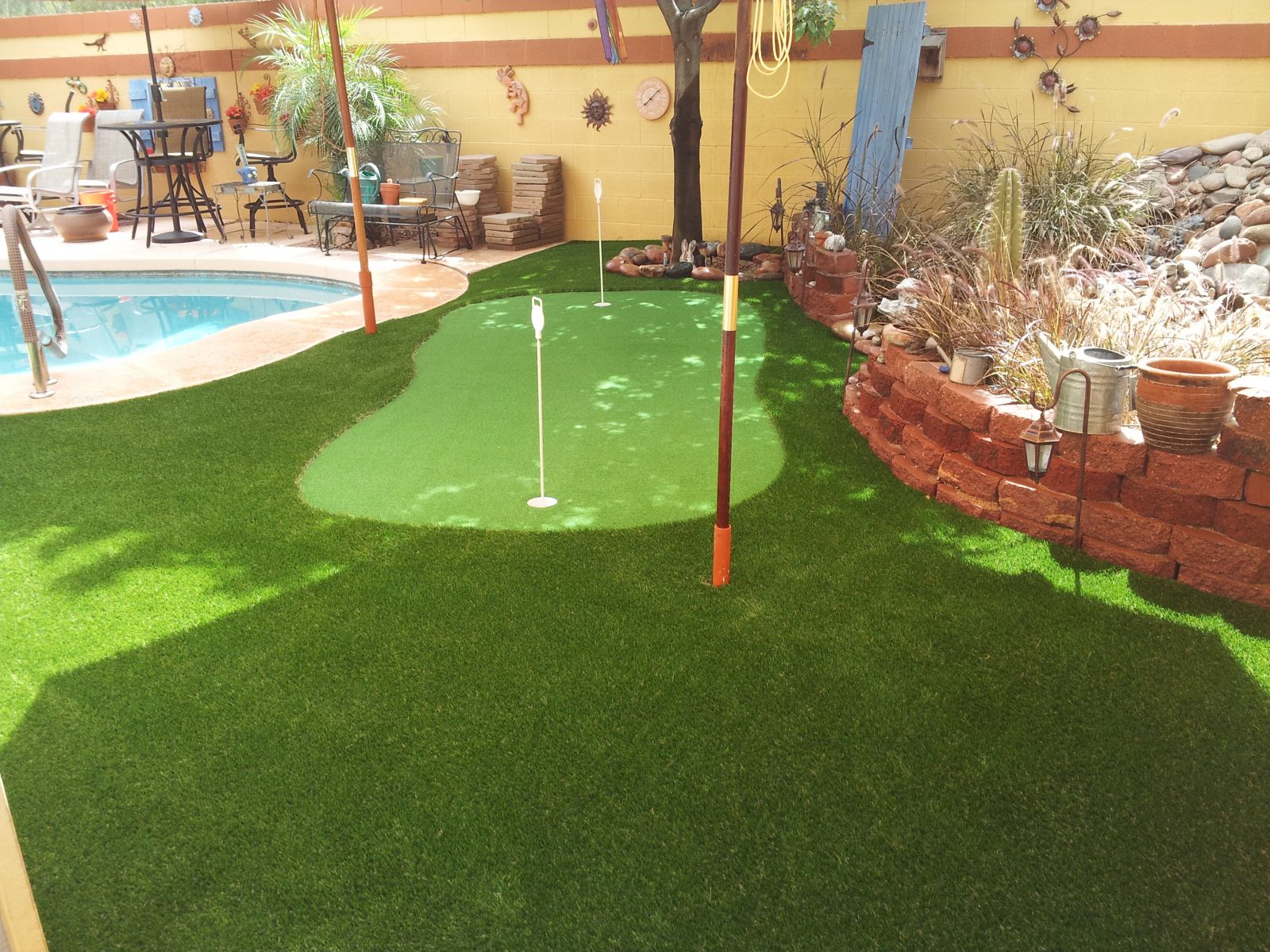 Why Choose Luxury Turf for Your Gilbert Fake Grass Putting Green